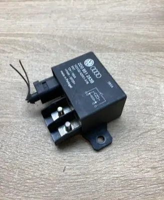 Volkswagen Touareg I Glow plug pre-heat relay 2D0951253B