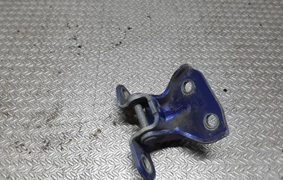 Rear door upper hinge