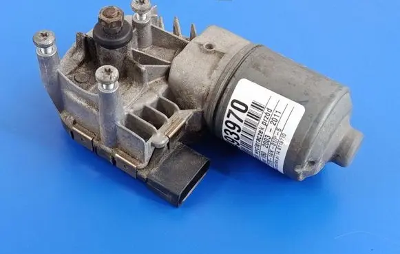 Front wiper linkage and motor