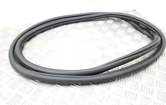 Volkswagen Golf VII Rear door rubber seal (on body) 5G4867912B