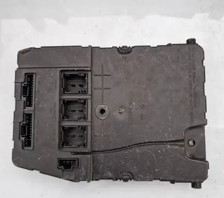 Renault Megane II Central body control module 8200606828 06138