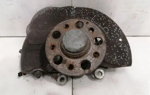 Mercedes-Benz E W212 Front wheel hub A2123300120