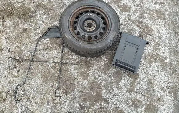 Opel Vivaro R17 spare wheel 