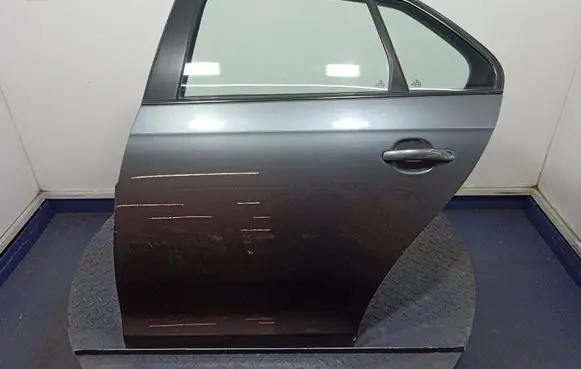 Volkswagen Jetta V Rear door