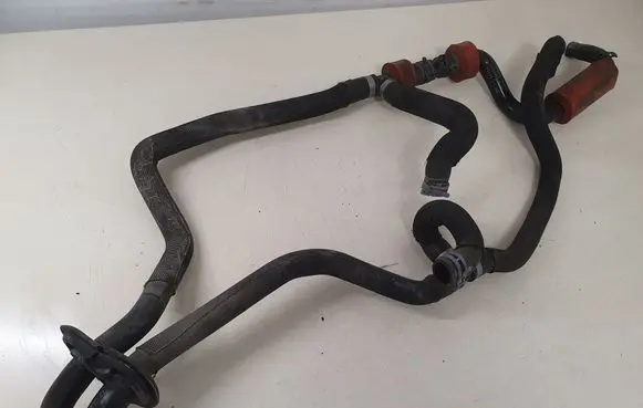 Engine coolant pipe/hose