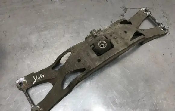 Jaguar XJ X308 Gearbox mounting bracket MNC7600AF