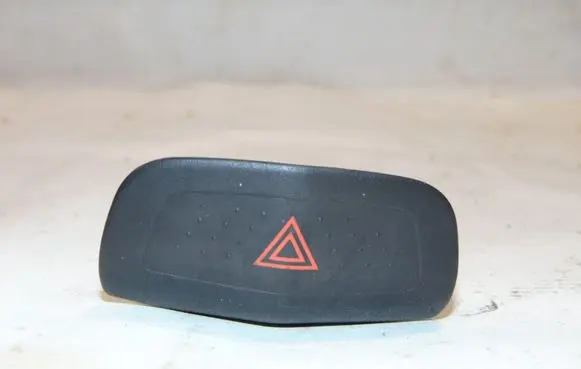 Nissan Primera Hazard light switch 25290AU000