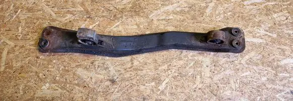Mitsubishi Carisma Gearbox mounting bracket 