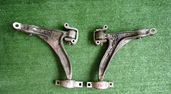 Volvo V60 Front lower control arm/wishbone 