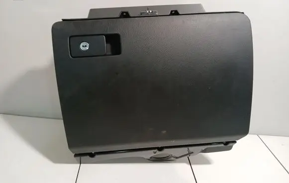Volkswagen PASSAT B7 Glove box 3C1857101