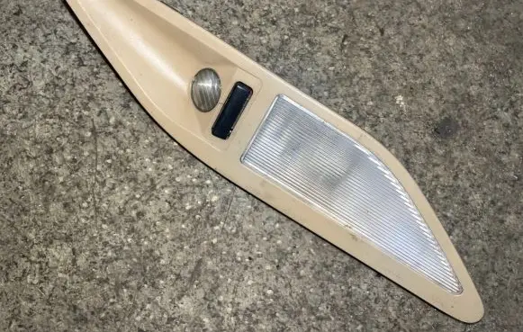 BMW 5 E39 Rear seat light 8363610