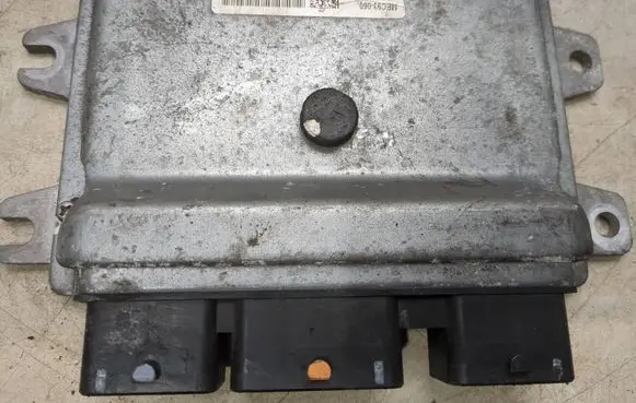 Nissan Note (E11) Engine control unit/module MEC93060