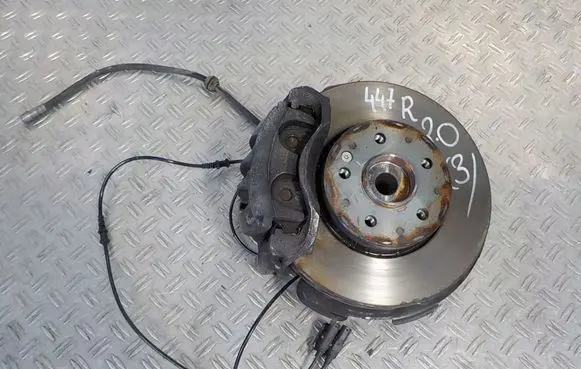 Front wheel hub spindle knuckle