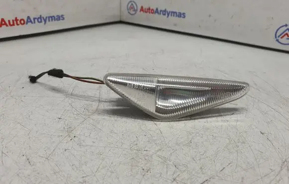 BMW X6 E71 Front fender indicator light 7171007 63137171007