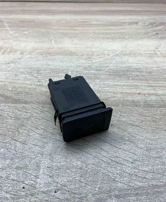 Volkswagen Golf IV Windscreen/window heater switch 1J0953235A USED