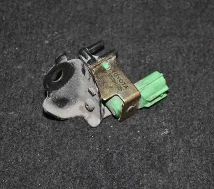 Toyota Hilux (N140, N150, N160, N170) Turbo solenoid valve 9091012065