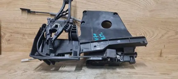 Volvo V70 Front door lock 30661073