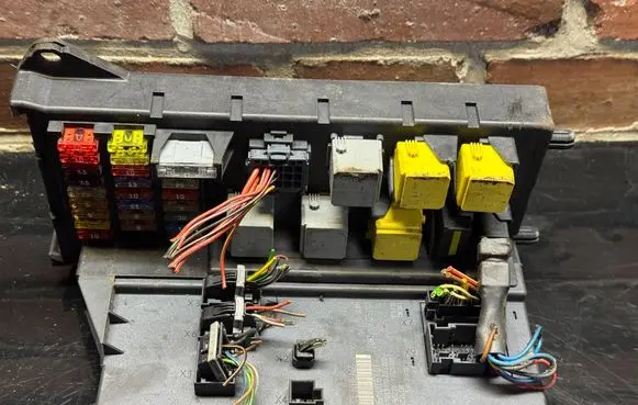 Mercedes-Benz Sprinter W906 SAM control unit A9069006701