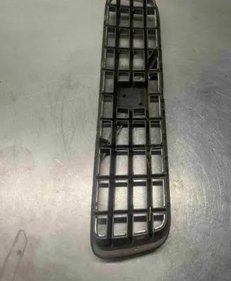 Volvo XC90 Front bumper upper radiator grill 30695512