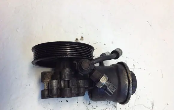 Toyota Avensis T250 Power steering pump