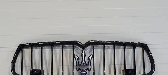 Maserati Ghibli Front grill 670010764
