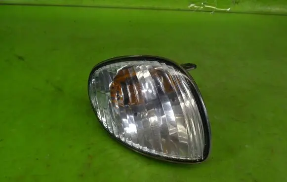 Toyota Corolla E110 Front indicator light 