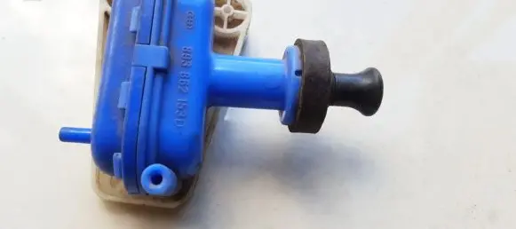 Audi 80 90 S2 B4 Central locking motor 893862153D