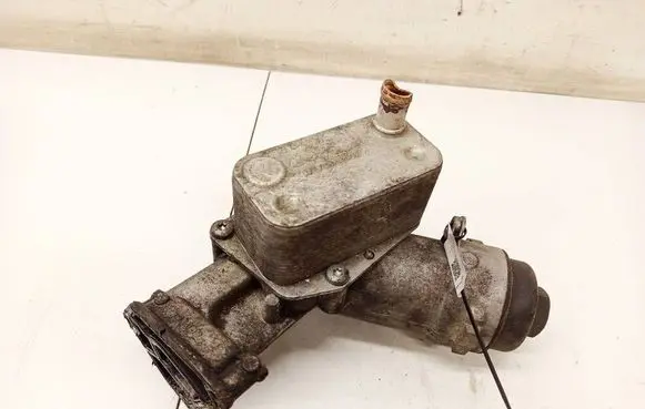 BMW 3 E46 Oil filter cover 778707207 6740373126