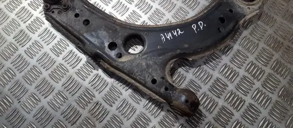 Volkswagen Golf IV Front lower control arm/wishbone