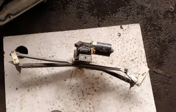 Audi 80 90 S2 B4 Front wiper linkage 