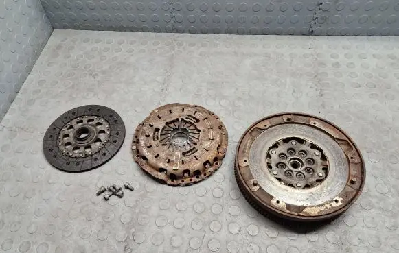 BMW 3 E90 E91 Clutch set kit 7567839 7603846