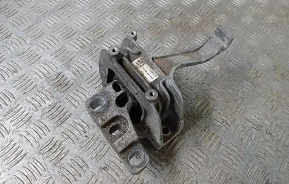 Volkswagen Golf VII Engine mount bracket 5Q0199262BH 17122014 X44AAEE31200Q