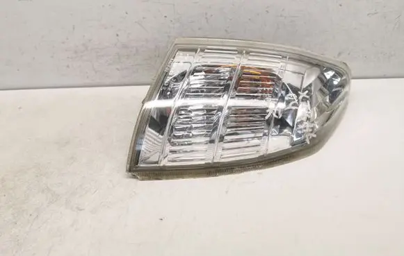 Nissan X-Trail T30 Front indicator light