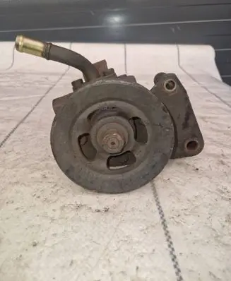 Nissan Navara Power steering pump Vk513