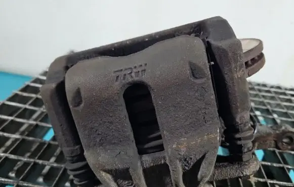 Nissan Note (E11) Front brake caliper IMPRK1415329
