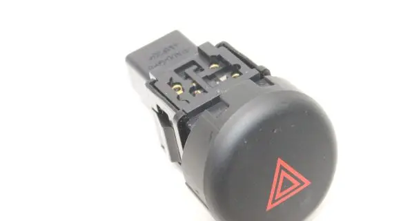 Nissan Juke I F15 Hazard light switch
