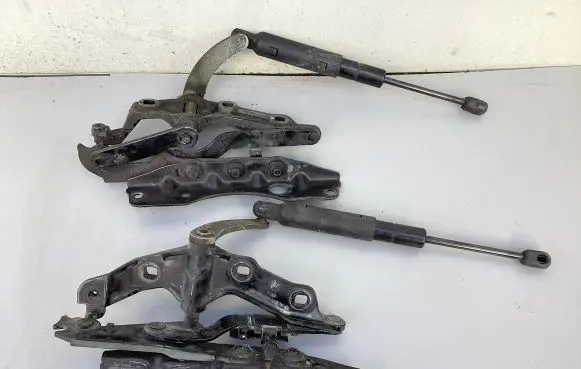 Mercedes-Benz S W221 Engine bonnet/hood hinges A2218800428