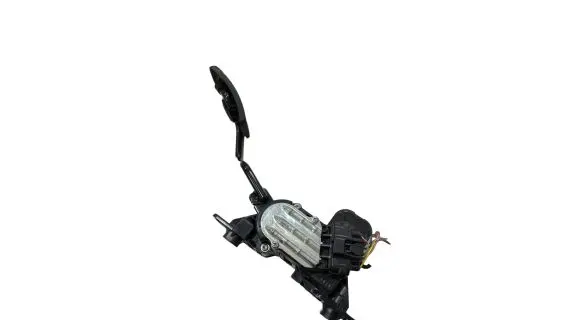 Mitsubishi Grandis Accelerator throttle pedal APM30005 68300083