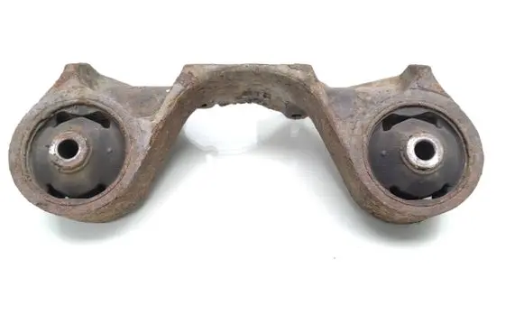 Suzuki Grand Vitara II Rear differential/diff mount bracket 