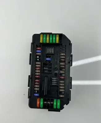 BMW 4 F36 Gran coupe Fuse module 9389068 19549000001