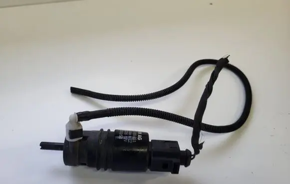 Seat Exeo (3R) Windshield washer spray nozzle 