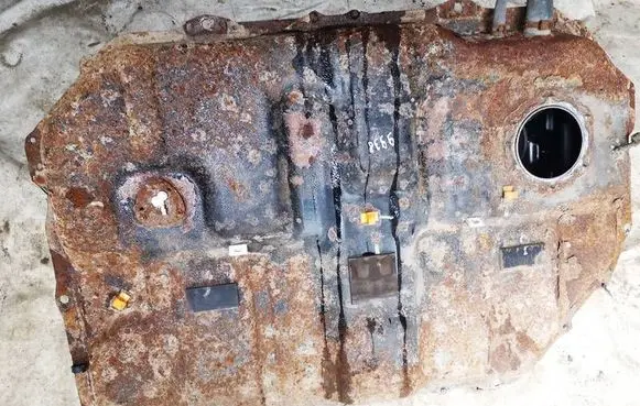 Mitsubishi Grandis Fuel tank 