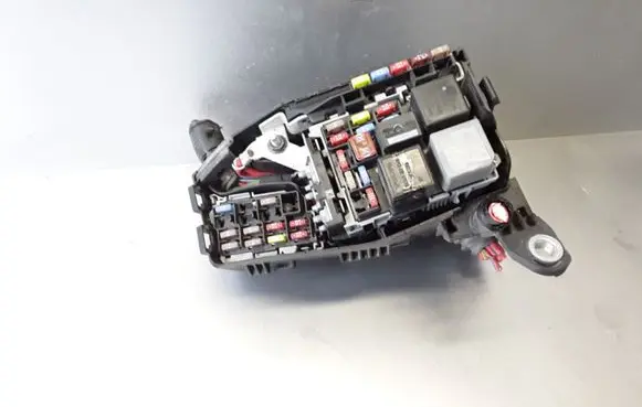 Volvo S60 Fuse module