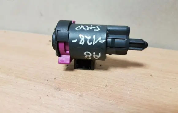 Audi A8 S8 D3 4E Brake pedal sensor switch 4F0945459A