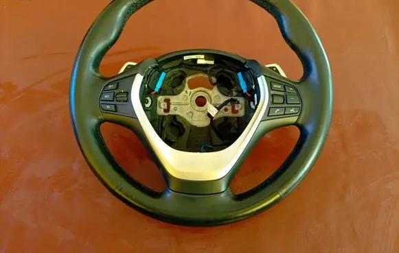 BMW 4 F32 F33 Steering wheel 6863343 32306863343 7468008