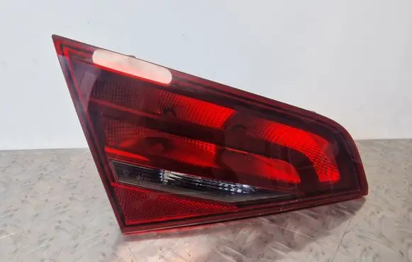Audi A3 S3 8V Tailgate rear/tail lights 8V4945093