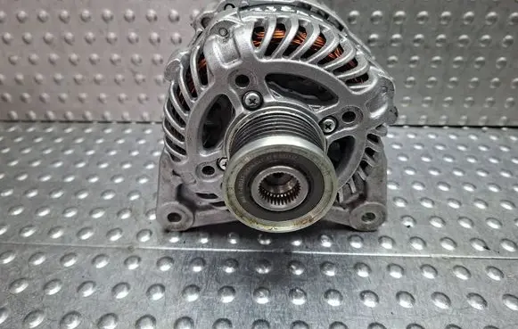 Renault Kadjar Generator/alternator S27649897 231009933R