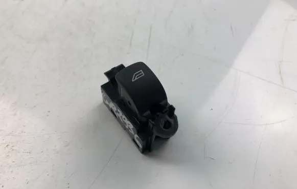 Volvo V40 Electric window control switch 31394840