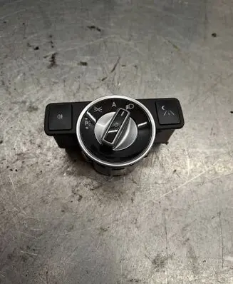 Mercedes-Benz C W204 Front seat light A2129057000 10021627