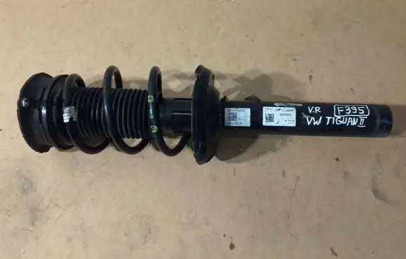 Volkswagen Tiguan Front shock absorber/damper 5QF412021PM